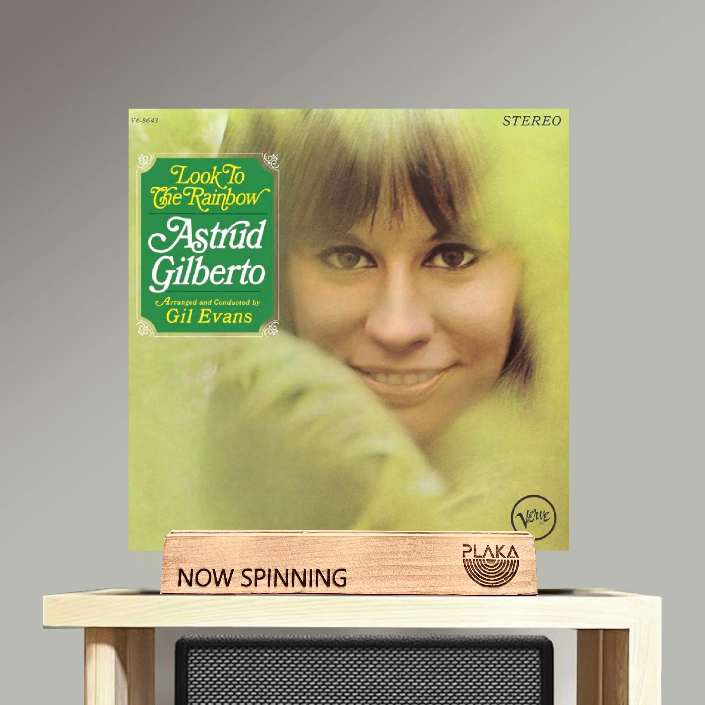 Astrud Gilberto - Look To The Rainbow