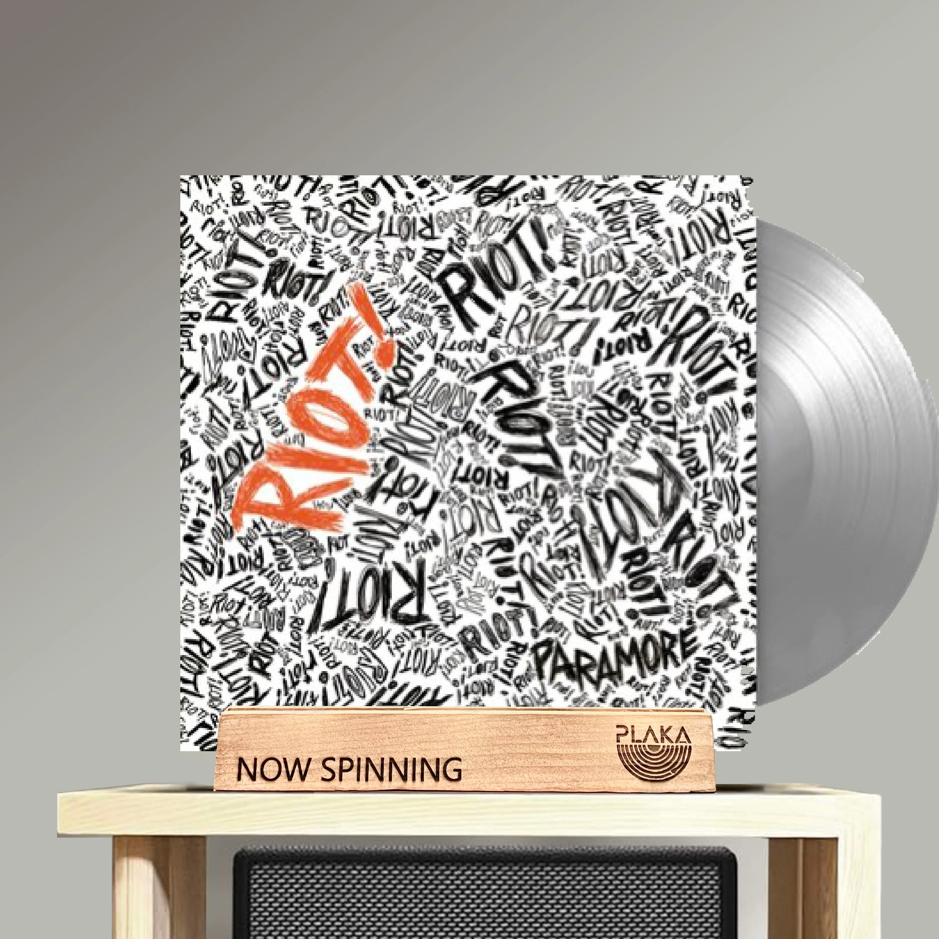 Paramore - Riot